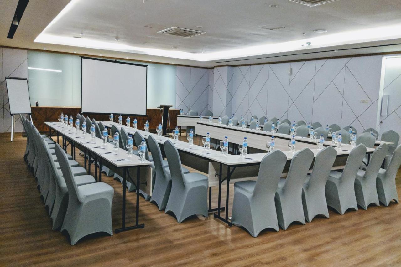 Astara Hotel Balikpapan Buitenkant foto